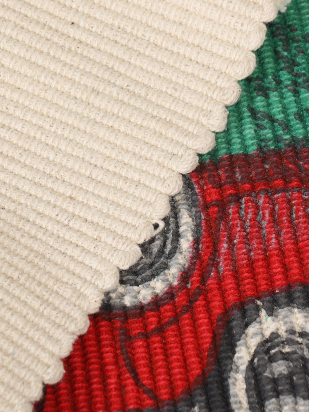 Red Truck Christmas Tree Rug -  sashaaworld