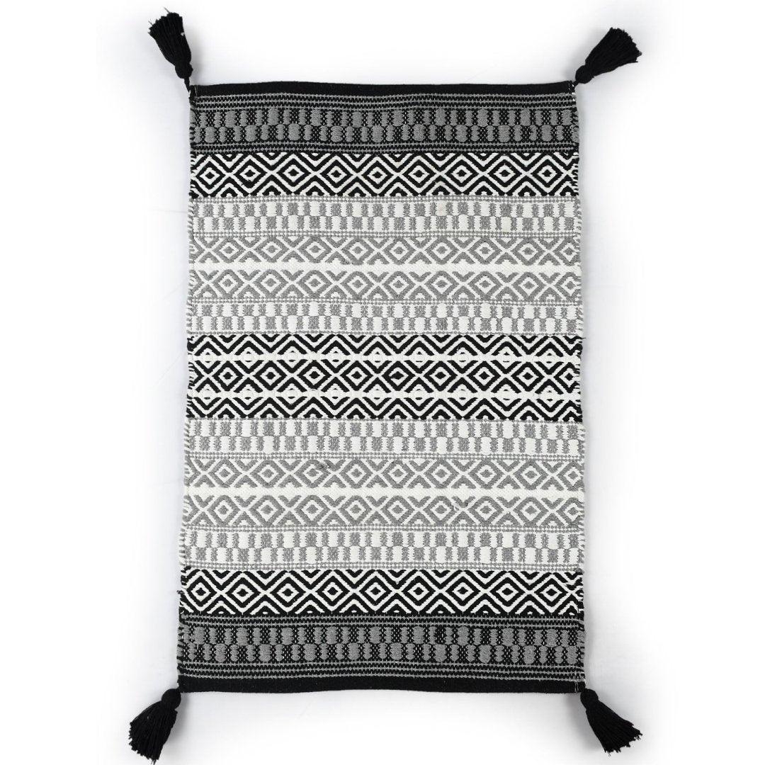 Handwoven Black Accent Rug - Sashaa World