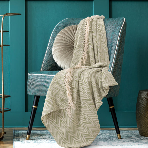 Zig-Zag Patterned Green Ivory Woven Throw