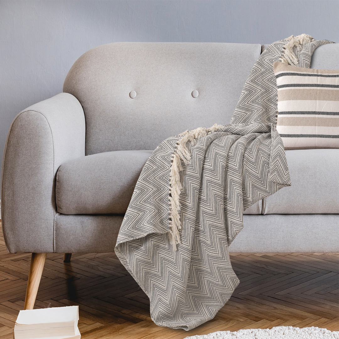 Zig-Zag Patterned Grey Ivory Woven Throw