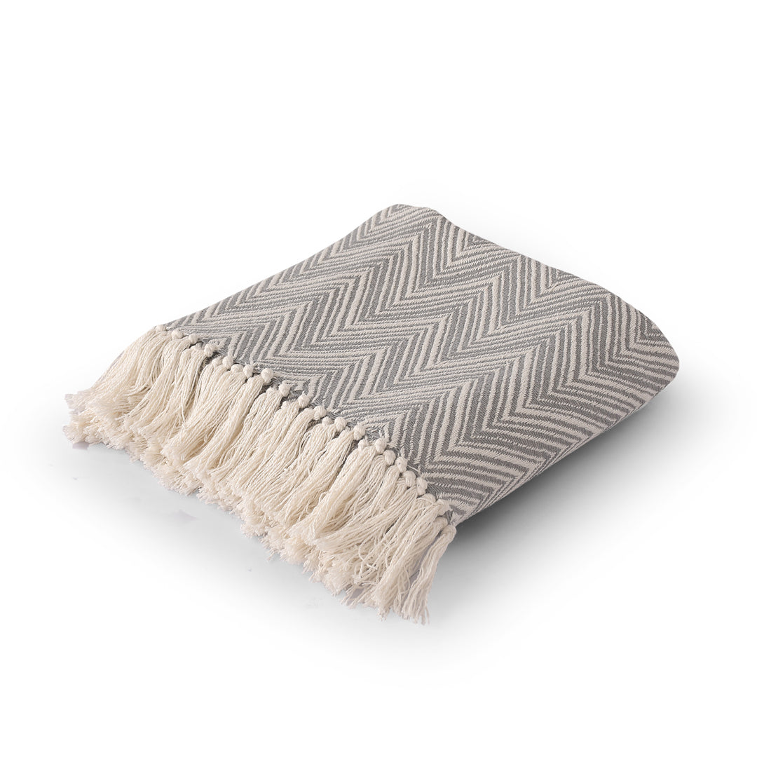 Zig-Zag Patterned Grey Ivory Woven Throw