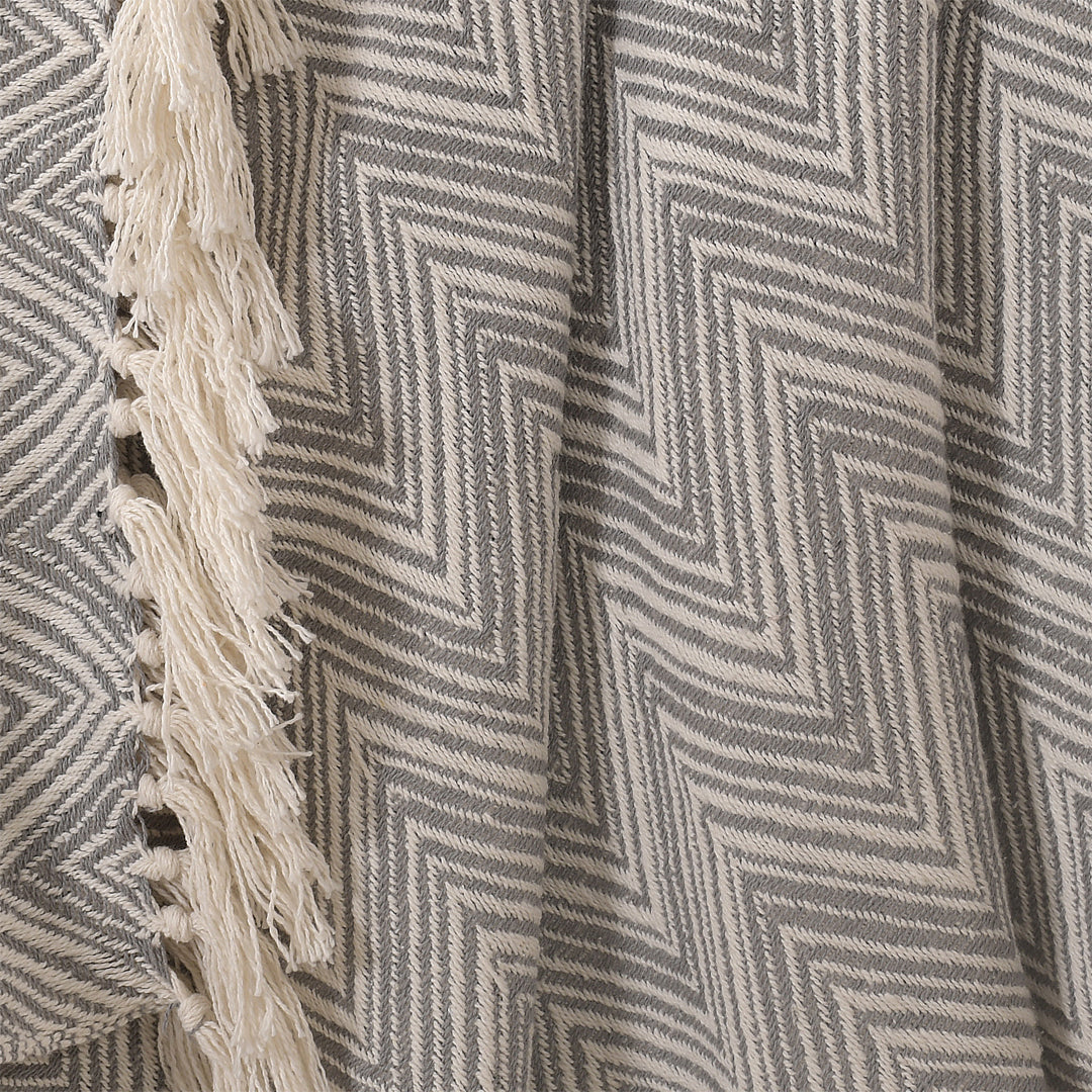 Zig-Zag Patterned Grey Ivory Woven Throw