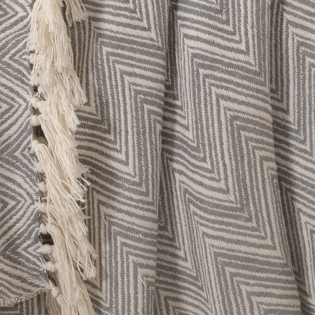 Zig-Zag Patterned Grey Ivory Woven Throw