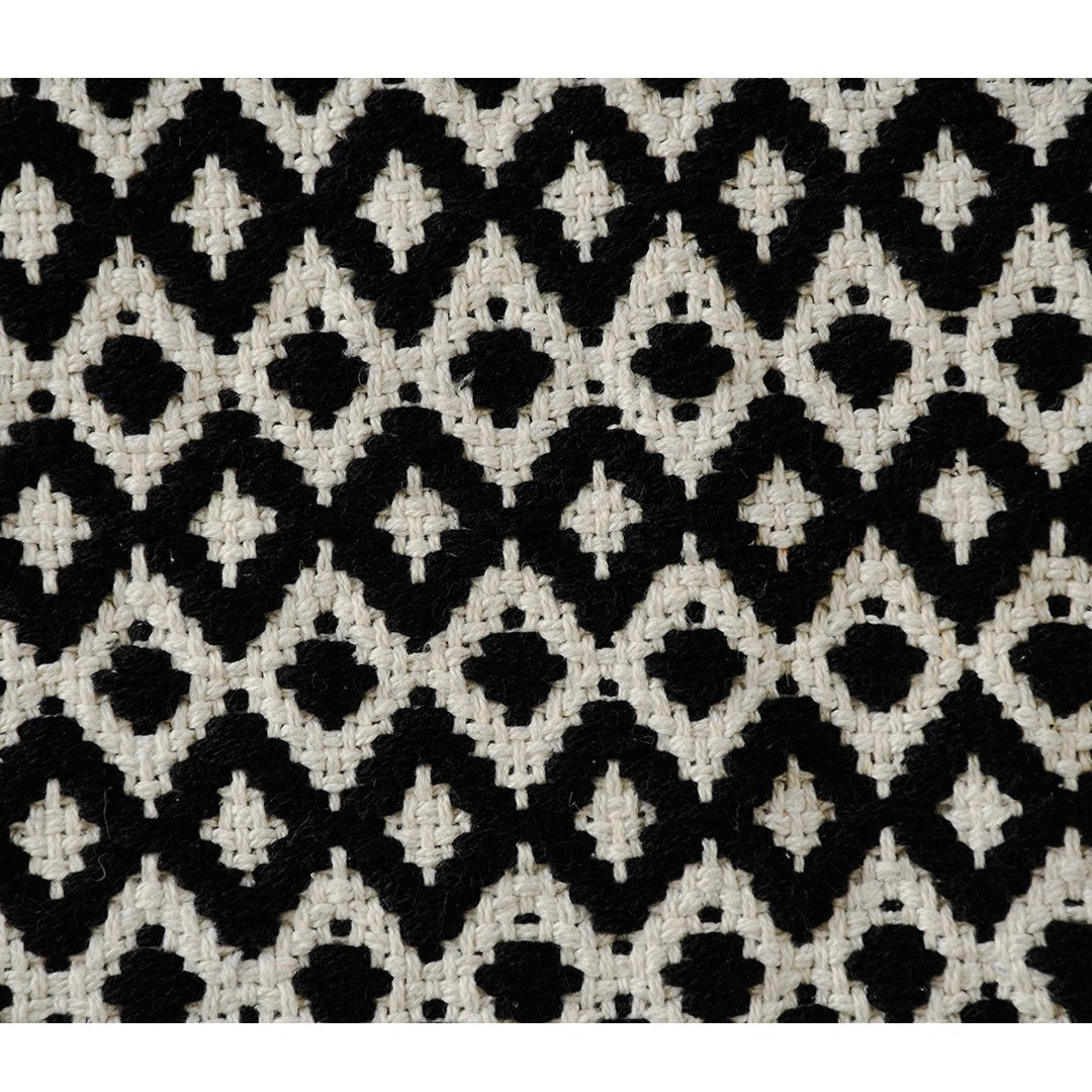 Diamond Woven Rug in Black and White - Sashaa World