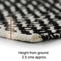 Diamond Woven Rug in Black and White - Sashaa World
