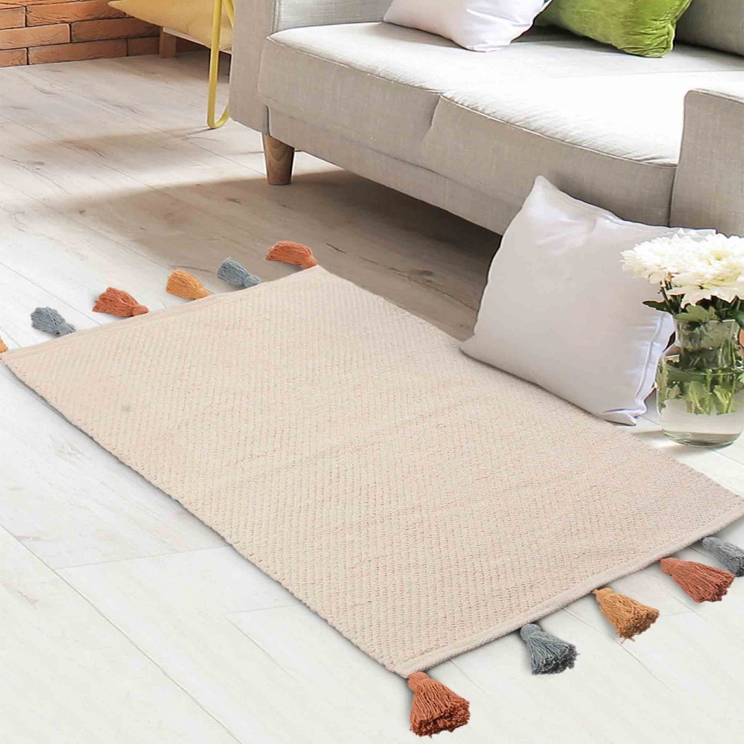 Multi tasseled Scatter Rug