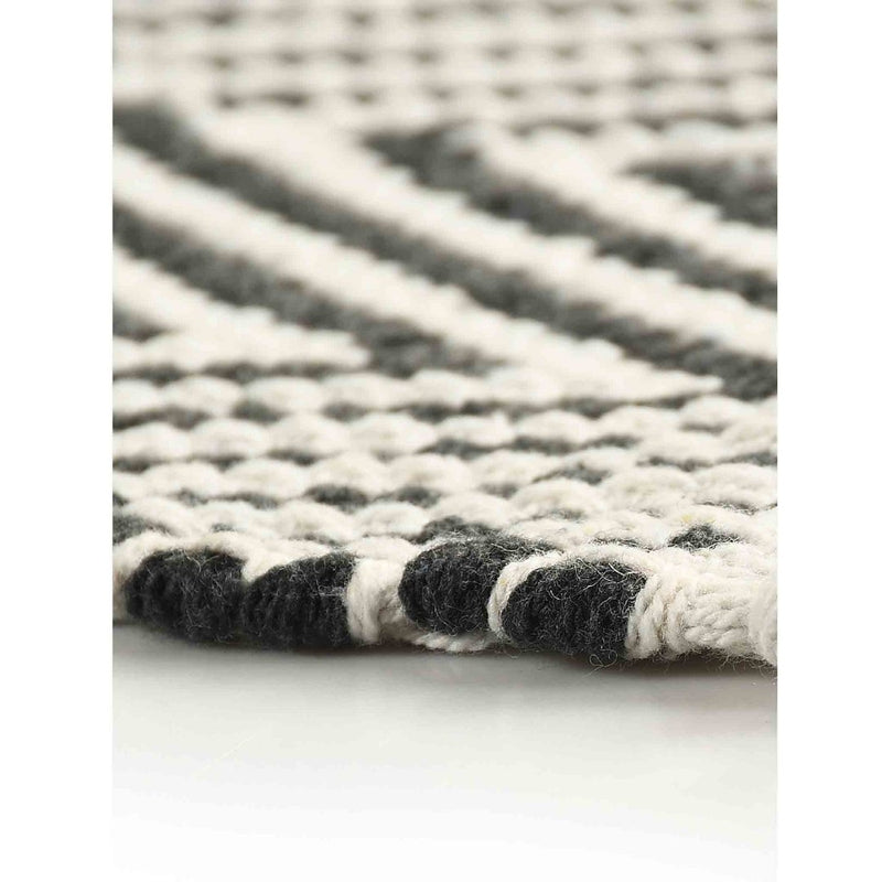 Reversible Rug with Tassels