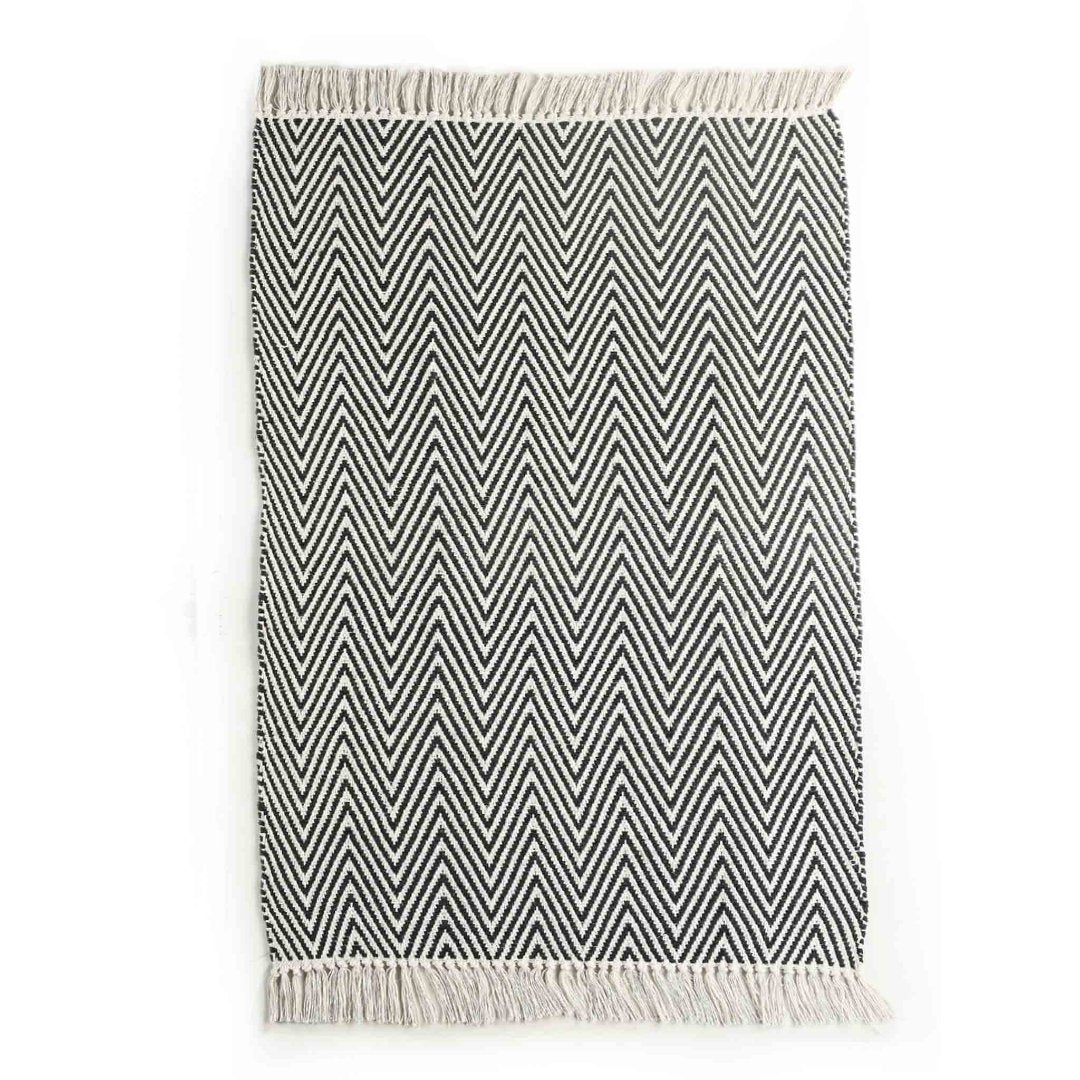 Reversible Rug with Tassels